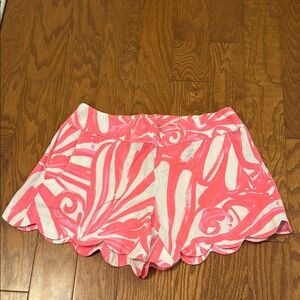 Lilly Pulitzer Pink and White Patterned Scallop Hem Shorts S